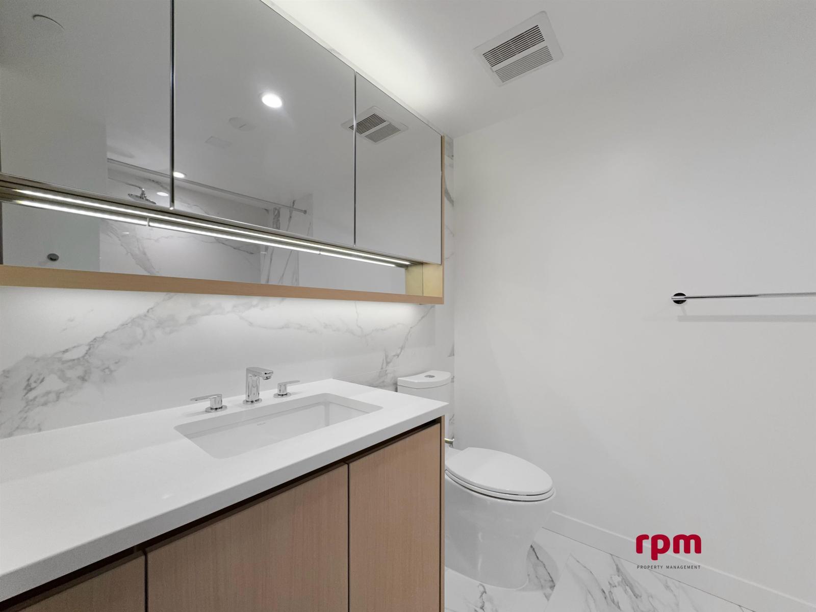 10xx 13778 100 AVENUE, Surrey - Image 1