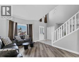 Primary Bedroom - 107 Sunset Road Sw, Medicine Hat, AB T1B4V8 Photo 9