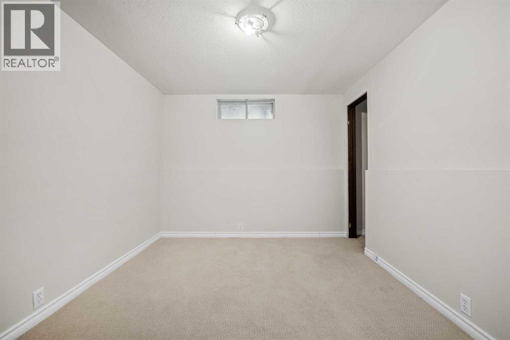 1219 68 Street NE - 31