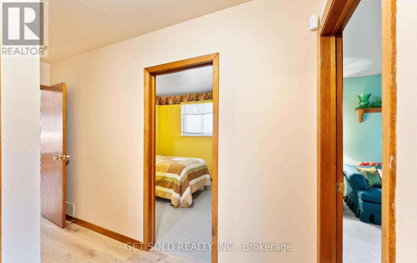 22 ALMAYO CRESCENT - 15