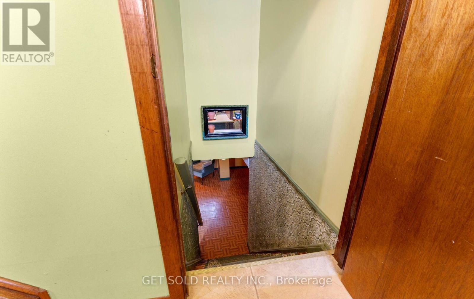 22 ALMAYO CRESCENT - 29