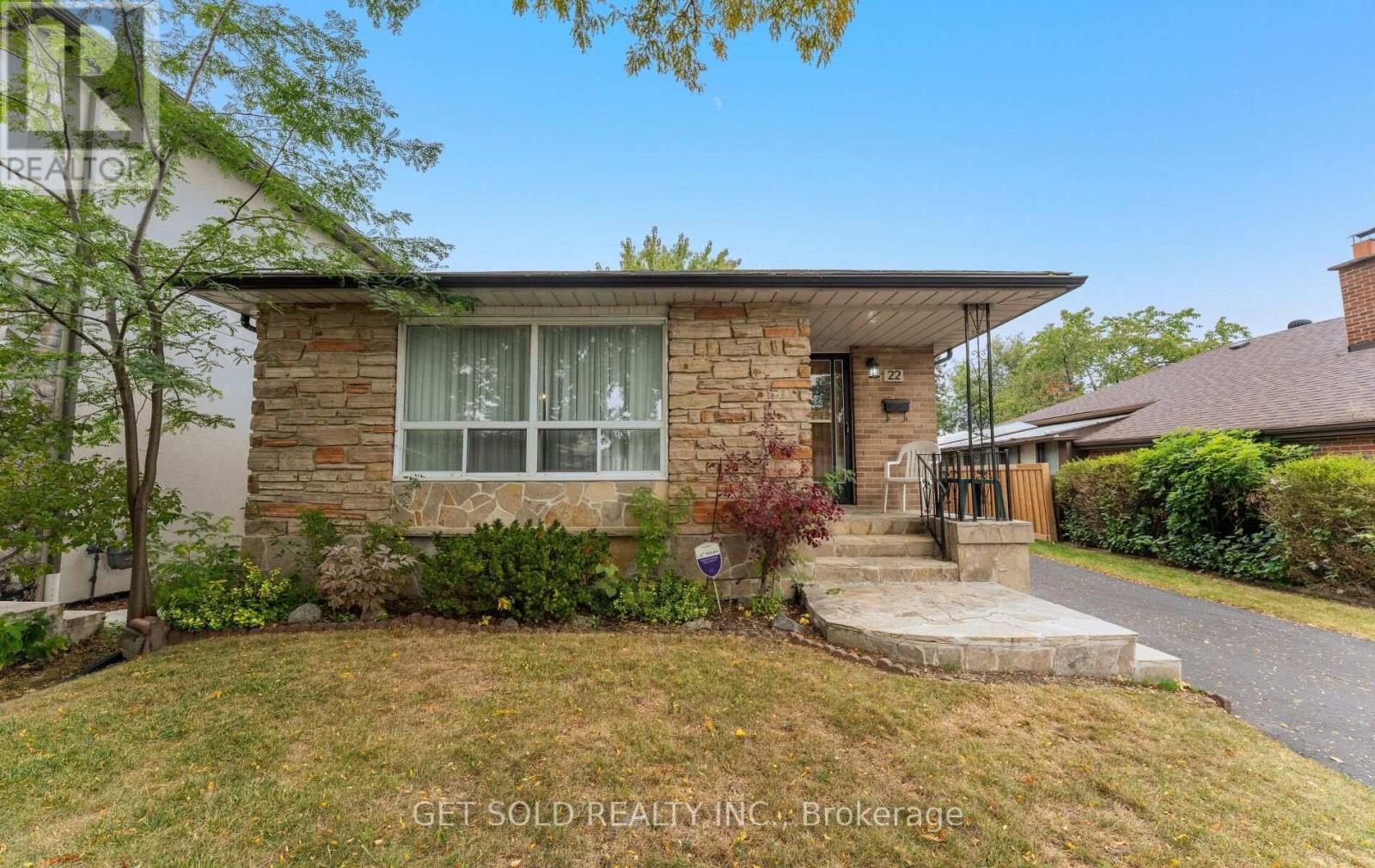 22 ALMAYO CRESCENT - 46