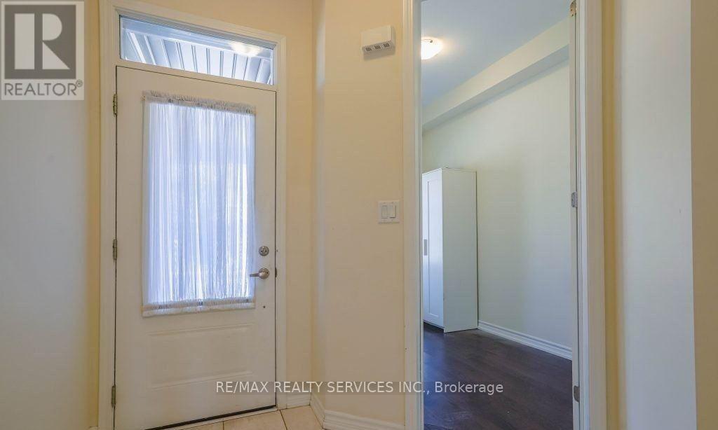 4 DIVERS ROAD, Brampton (Northwest Brampton) — photo 3