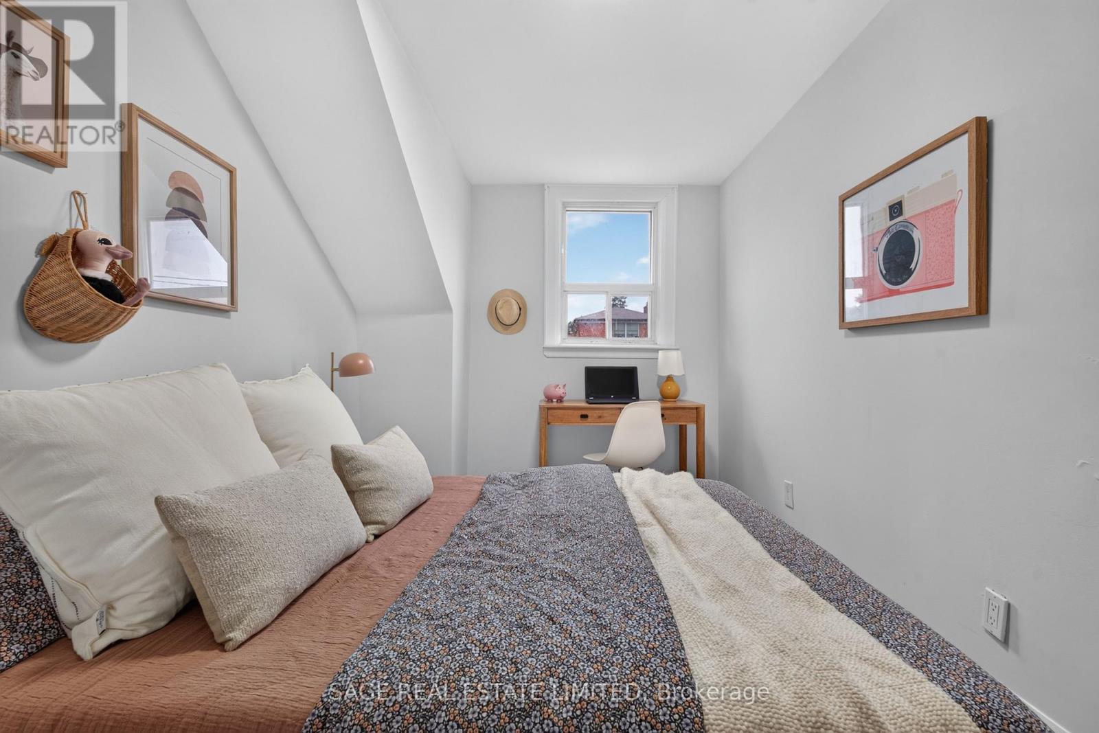 12 BRANSTONE ROAD - Image 26