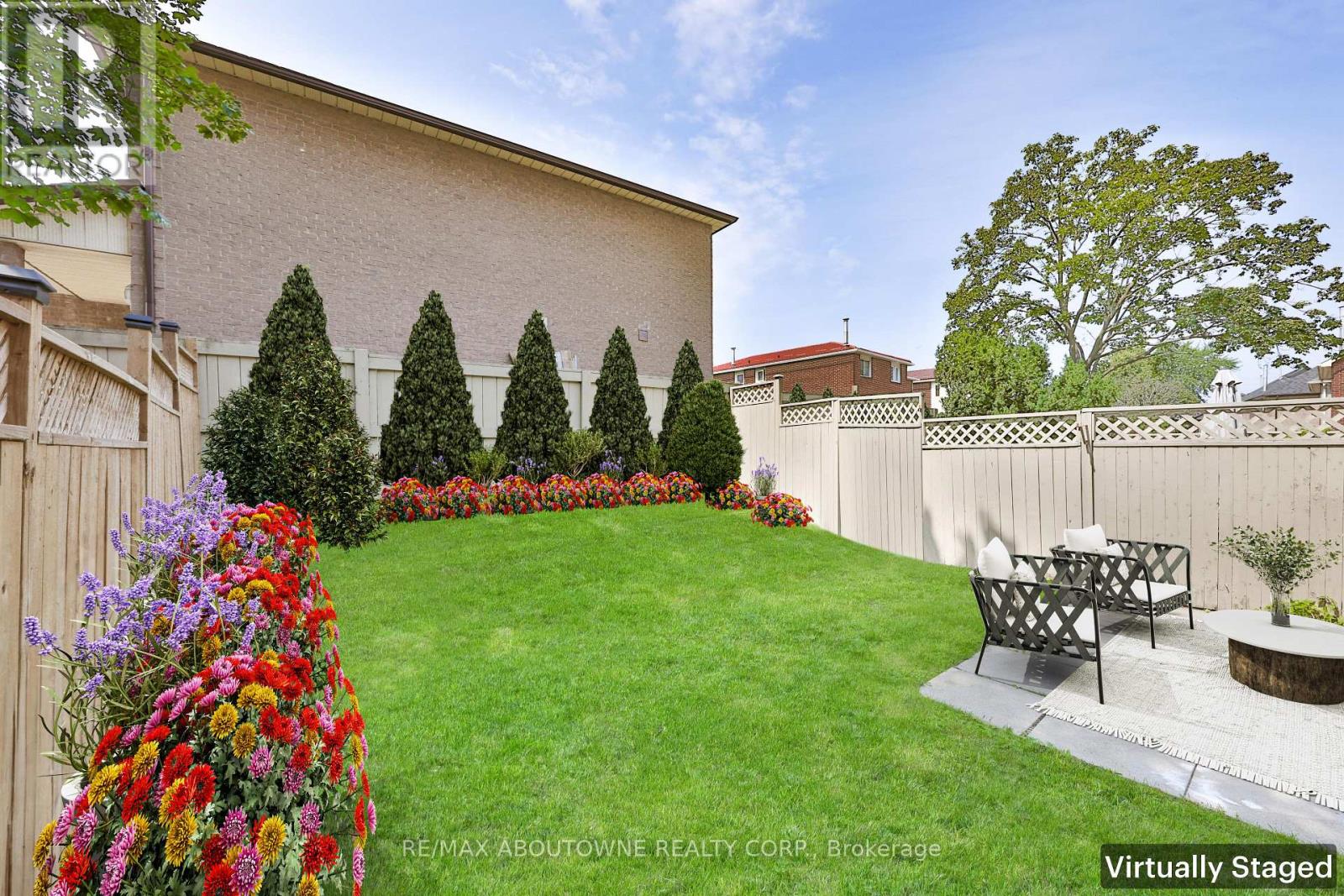 #2 4635 REGENTS TERRACE - 32