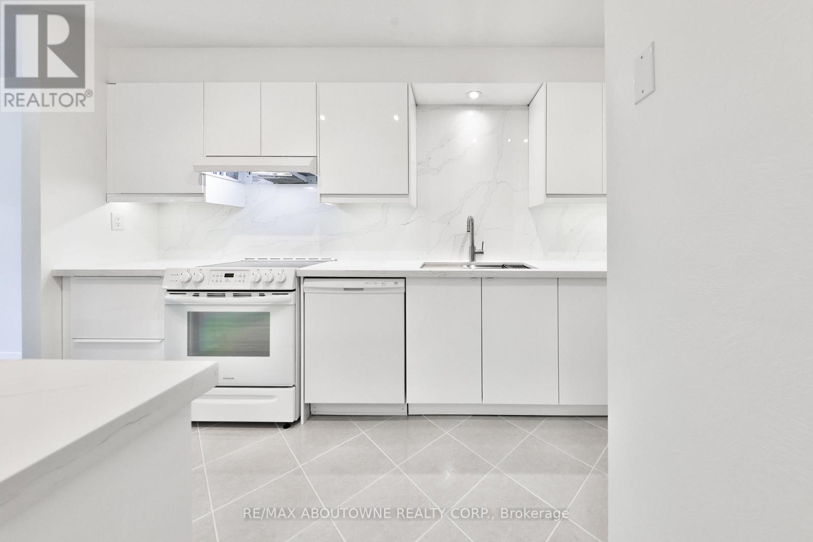 Photo of 2 - 4635 REGENTS TERRACE