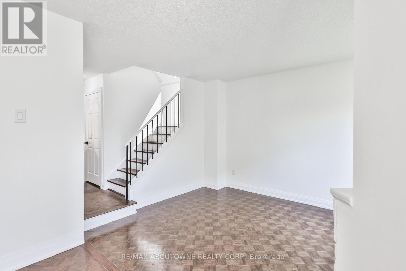 2 - 4635 REGENTS TERRACE, Mississauga (Hurontario) — photo 9