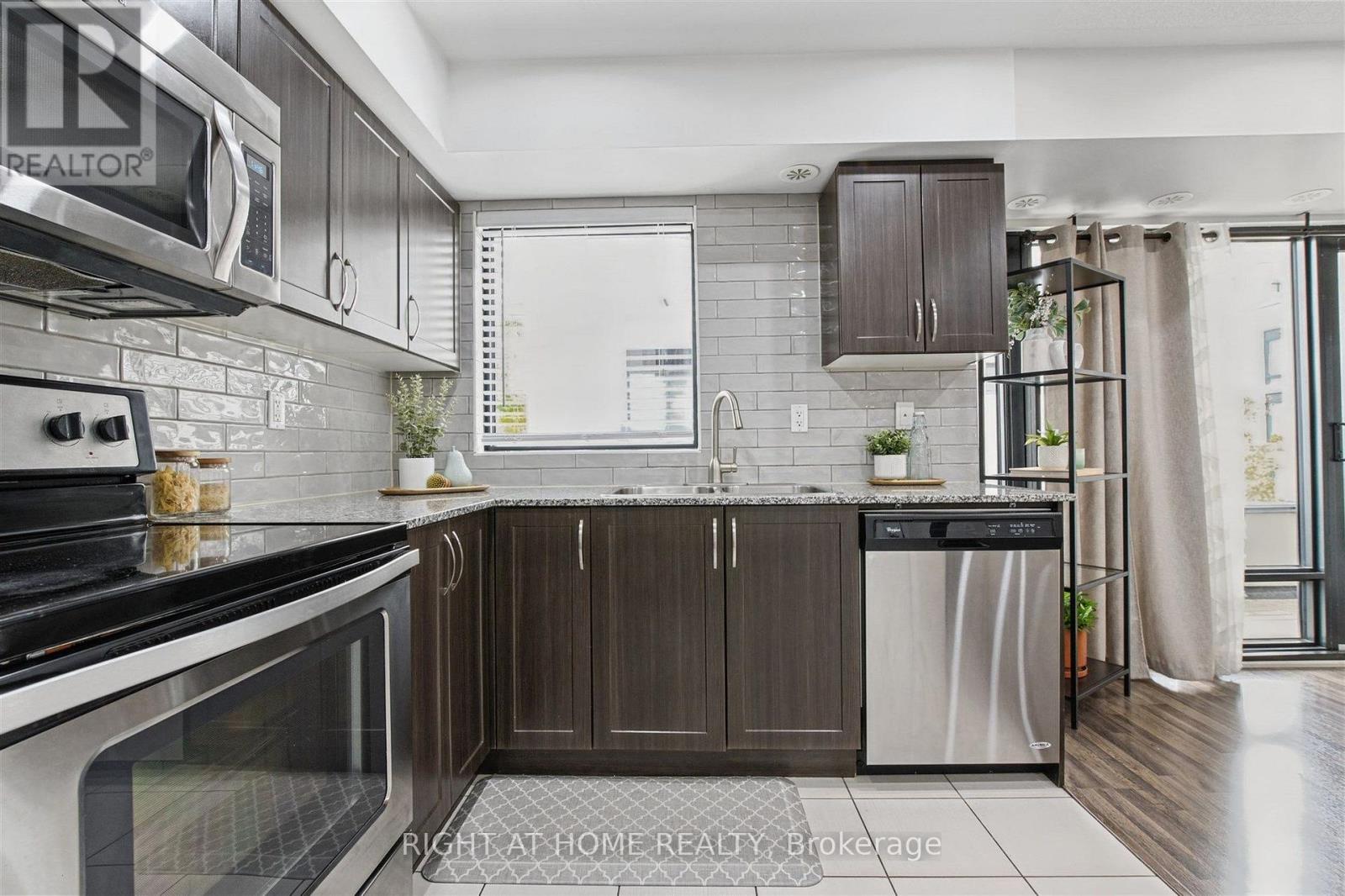 #416 130 WIDDICOMBE HILL BOULEVARD - 14