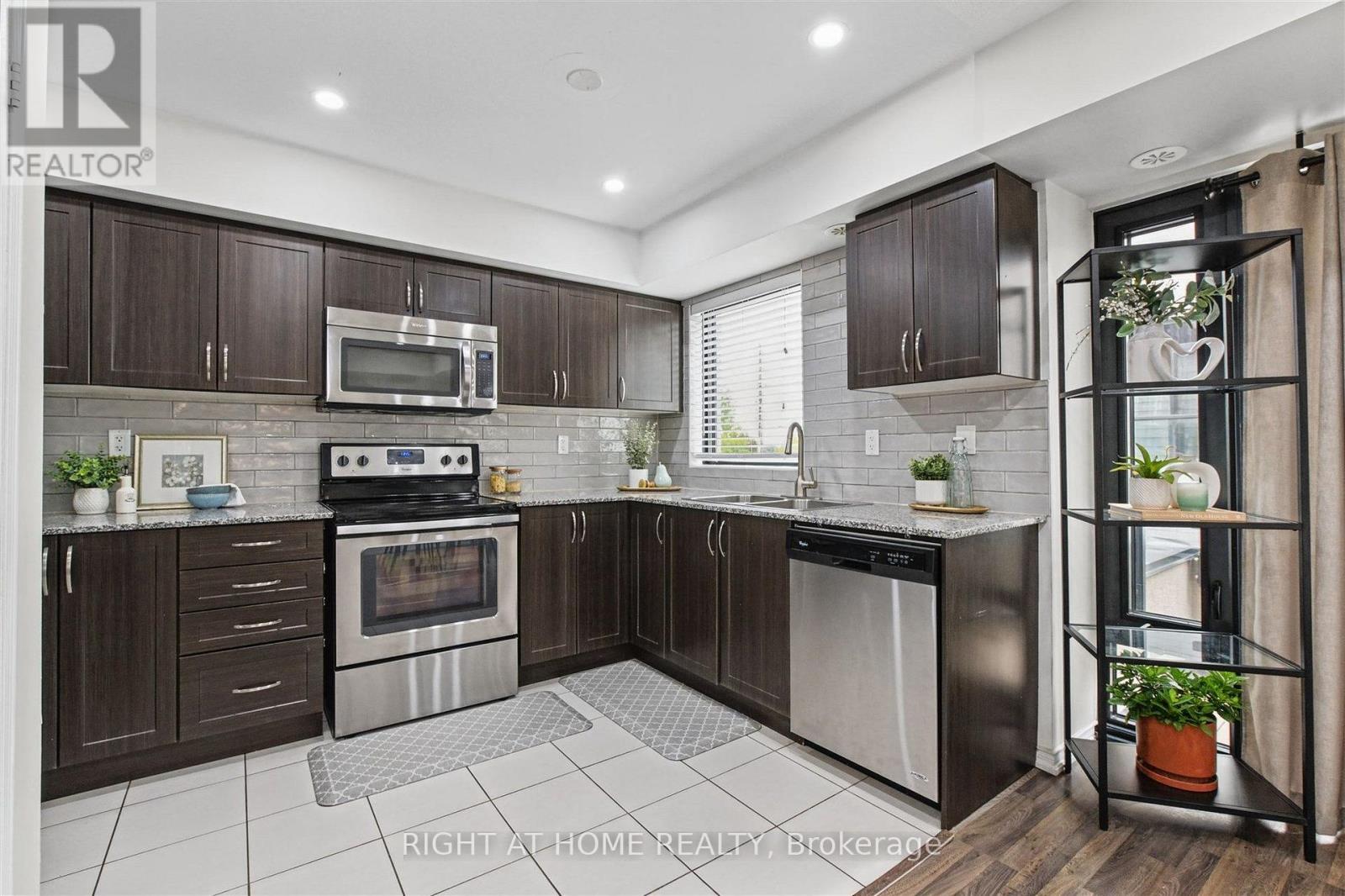 #416 130 WIDDICOMBE HILL BOULEVARD - 15
