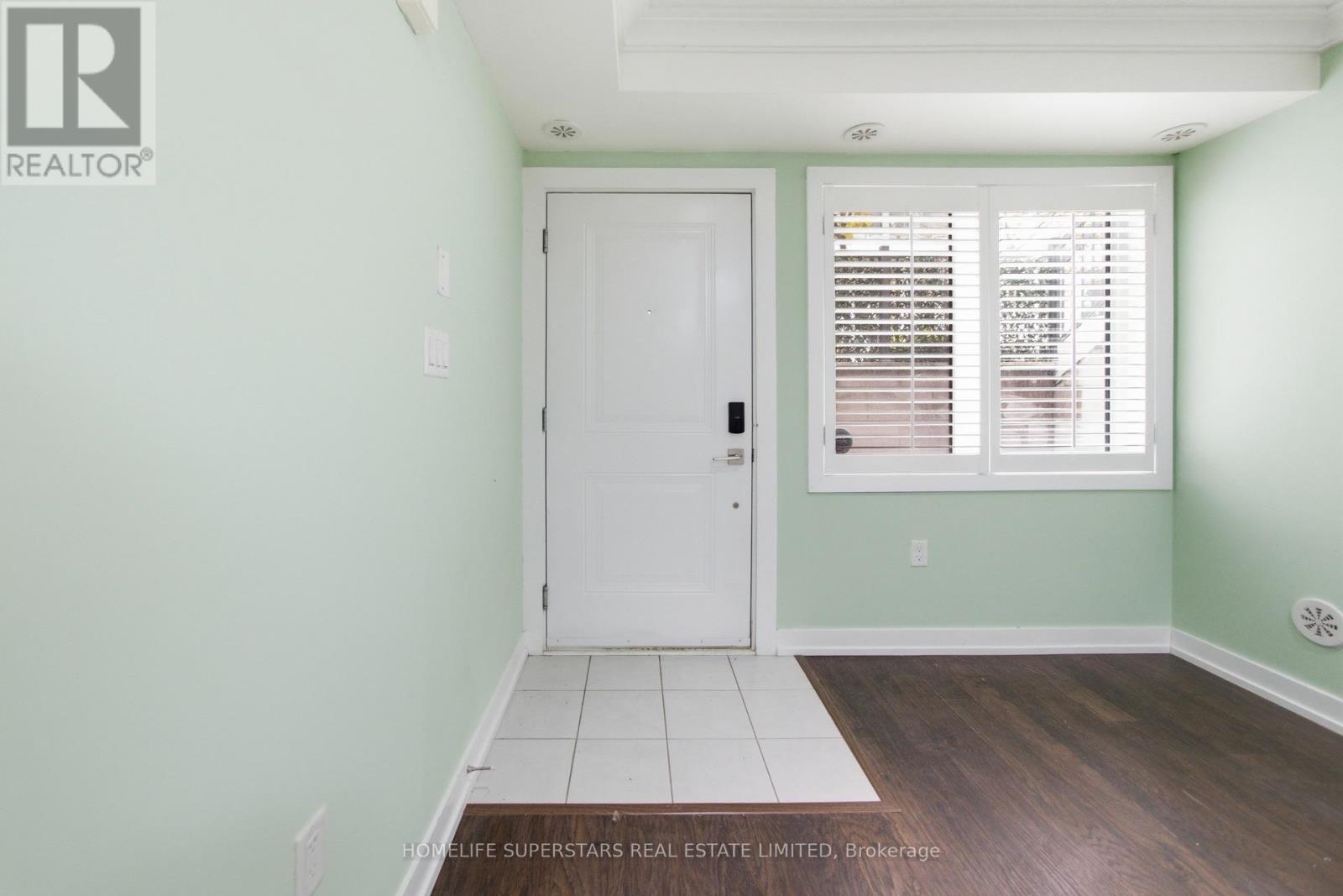 #413 8 DRUMMOND STREET - 16
