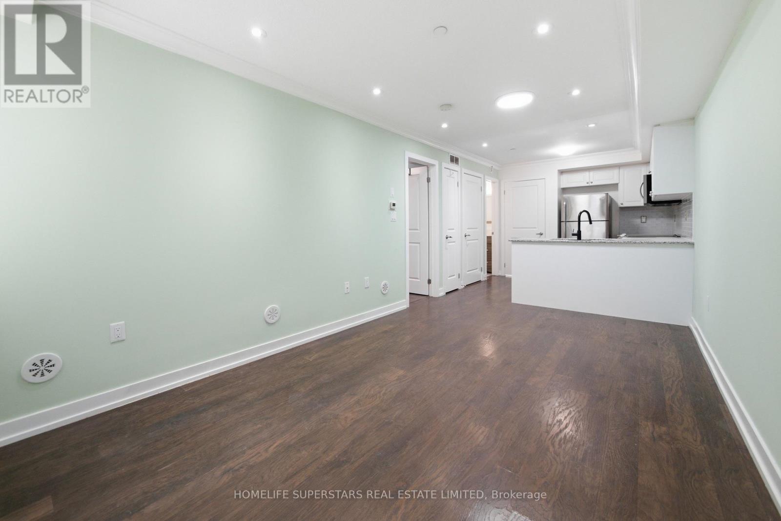 #413 8 DRUMMOND STREET - 18