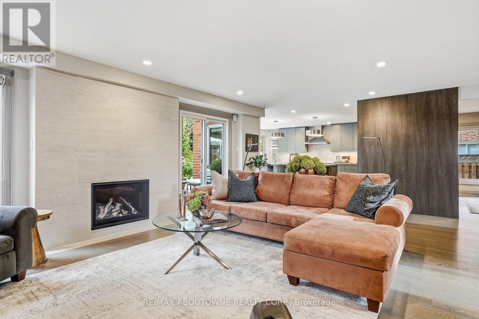 2747 TEAK CRESCENT - Image 13