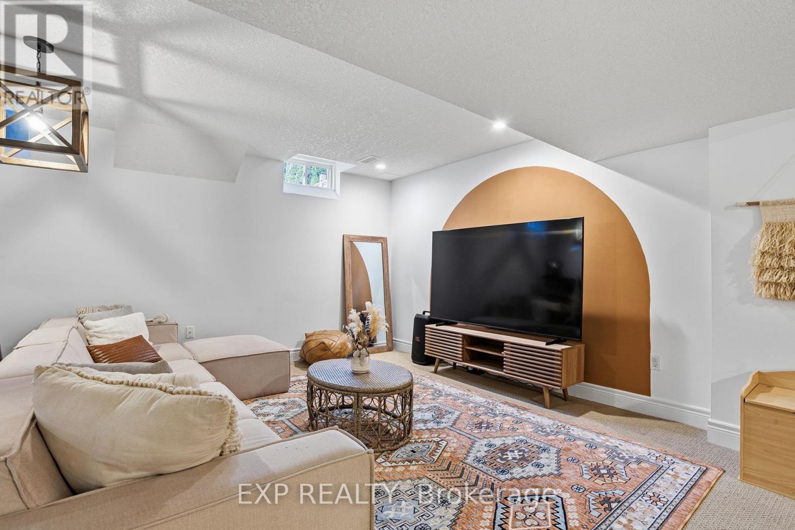 253 UPPER MOUNT ALBION ROAD - 34