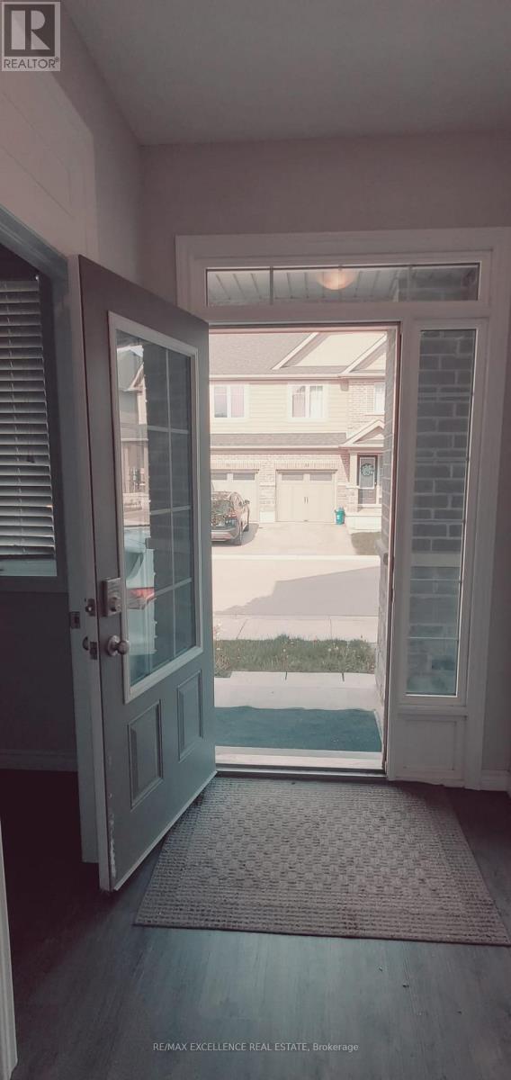 57 GLEASON CRESCENT — photo 3