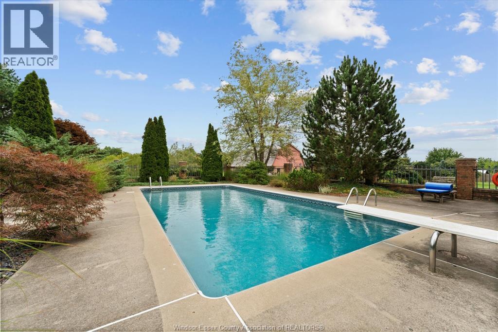 4913 4th CONCESSION RD E East - 37