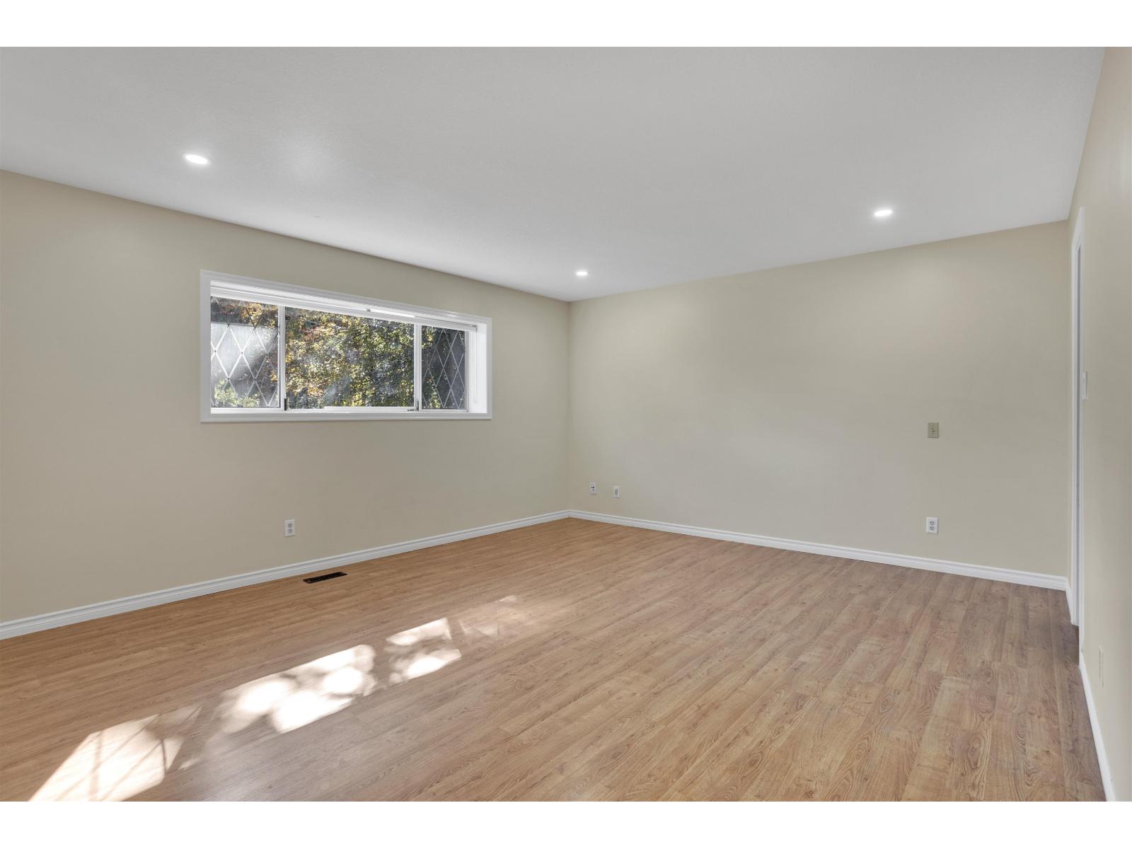 8 Bed, 3 Bath House for Sale in Surrey – 13811 17 AVENUE, Surrey – MLS# R3170089 - Image 9