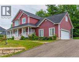 698 Frampton, photo 2