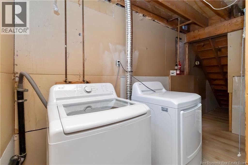 221 Broadway Street - Image 30