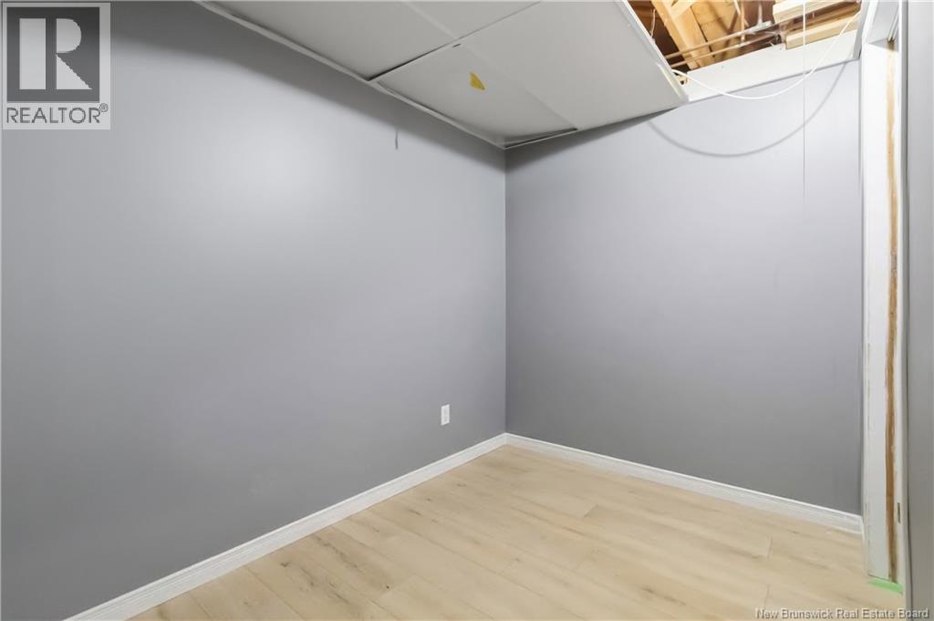 221 Broadway Street - 26