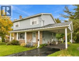 221 Broadway Street, photo 2