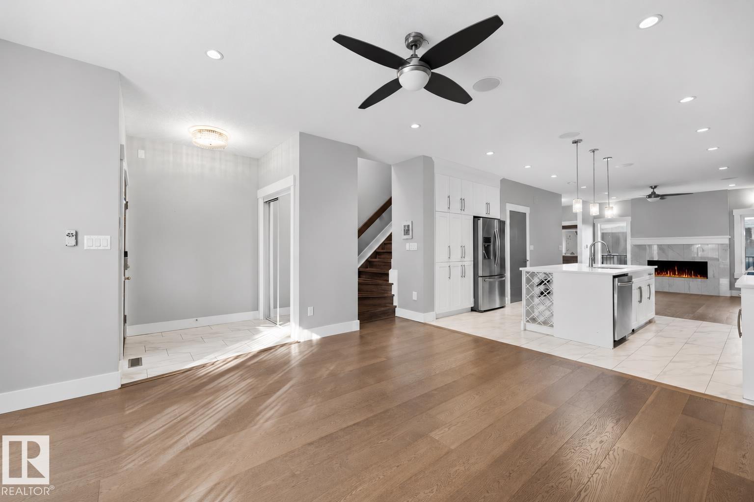 9945 78 ST NW - 6