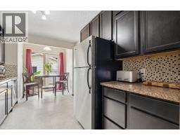 Den - 1037 Regal Crescent Ne, Calgary, AB T2E5G9 Photo 9