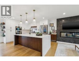 2pc Bathroom - 2543 Chicoutimi Drive Nw, Calgary, AB T2L0W4 Photo 8