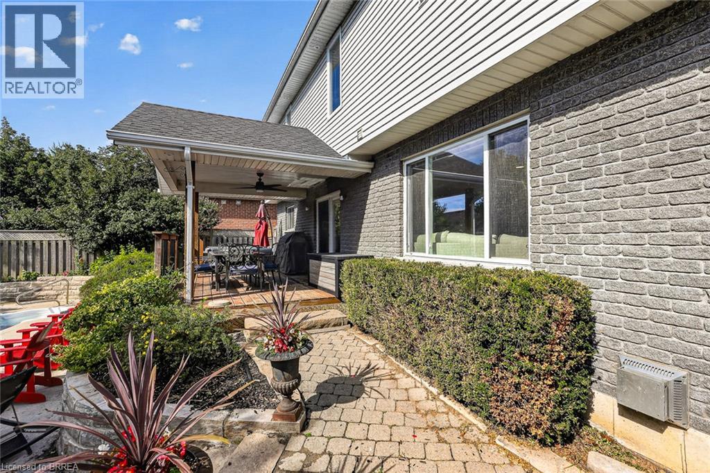 468 LAKEVIEW Drive, Woodstock — photo 9