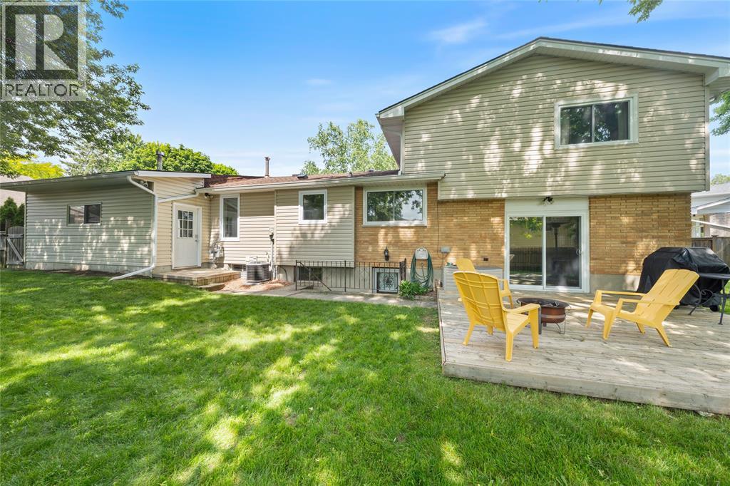 1121 ARLINGTON COURT - 28