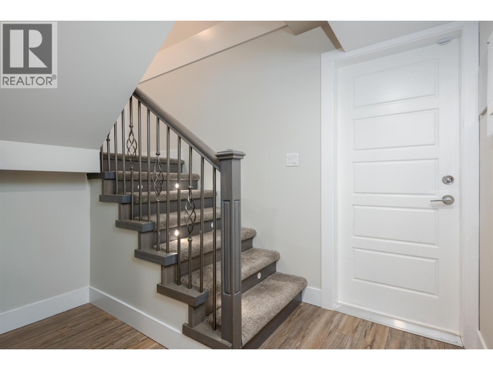 3922 AREND DRIVE - 22
