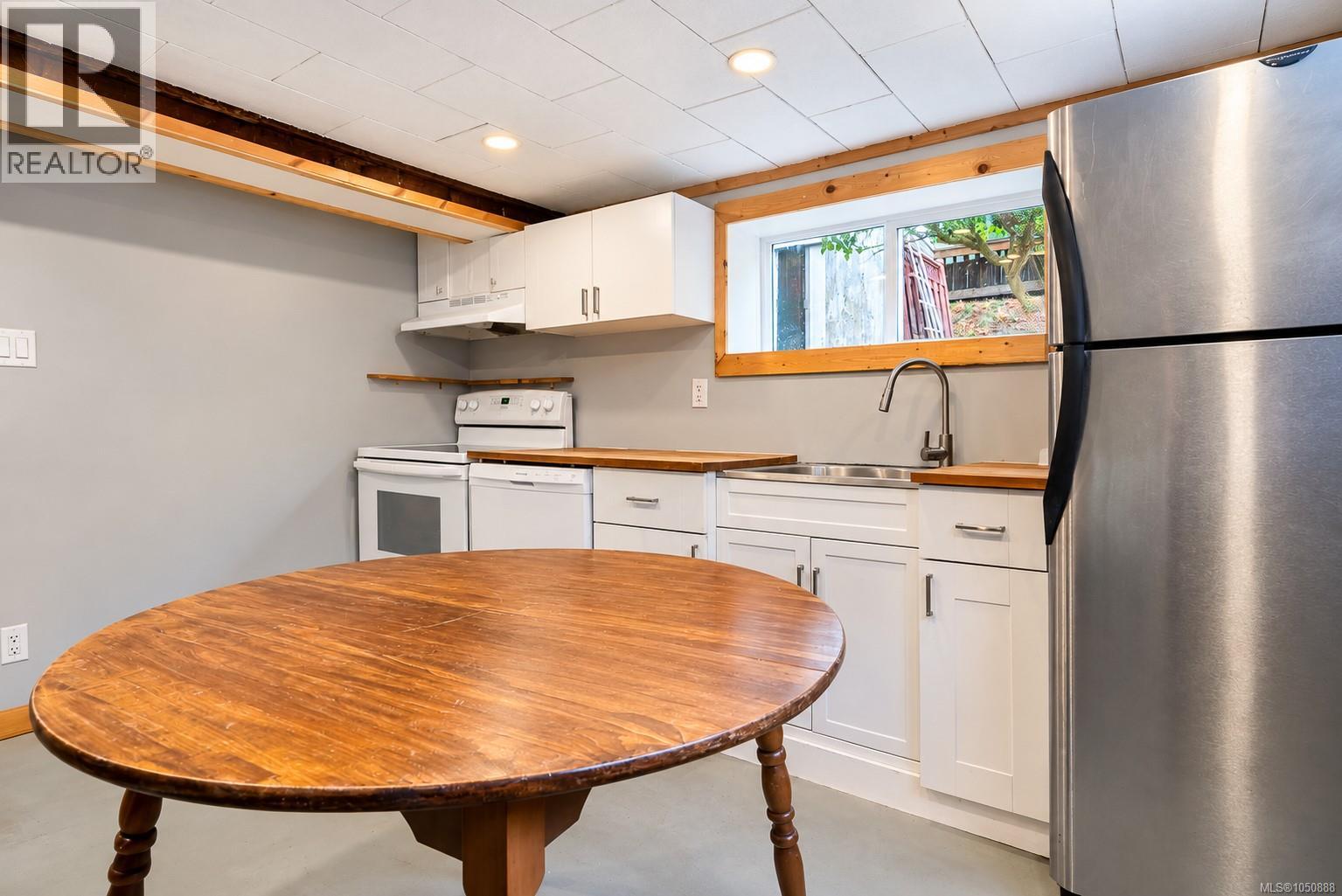 1215 Queens Ave - 20