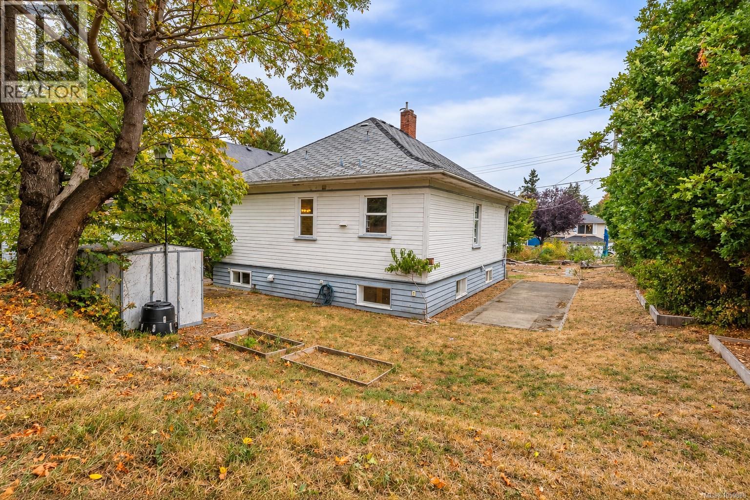 1215 Queens Ave - 32