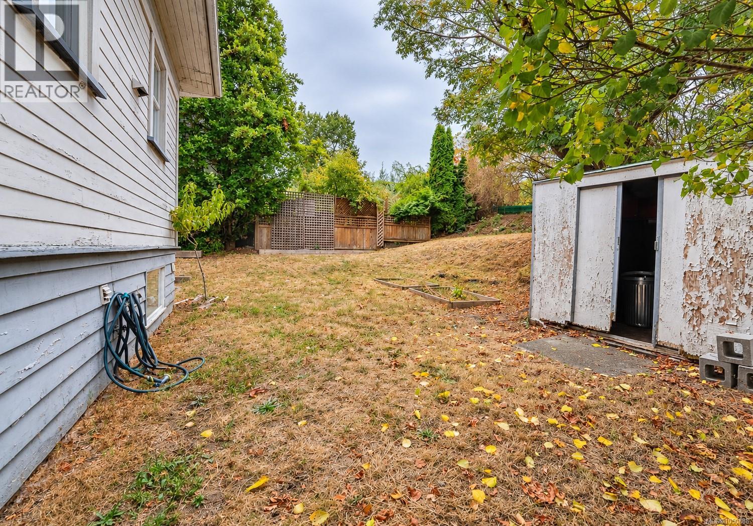 1215 Queens Ave - 36
