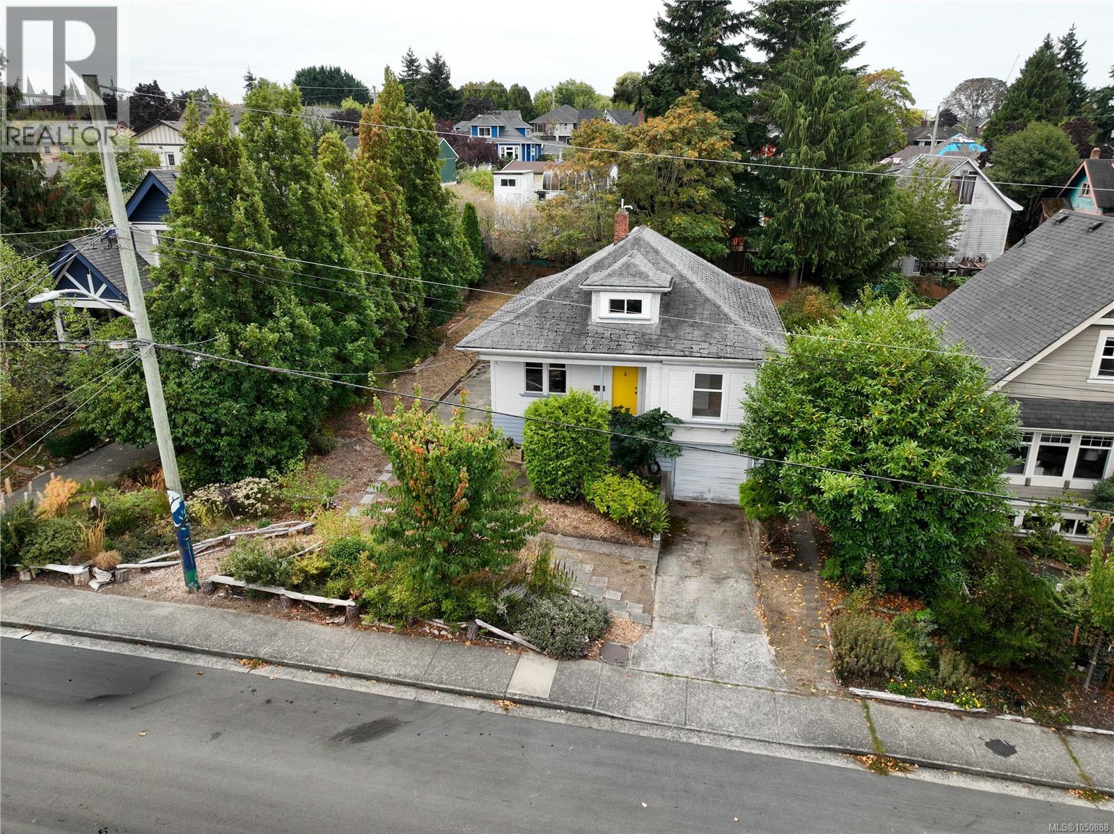 1215 Queens Ave - 40