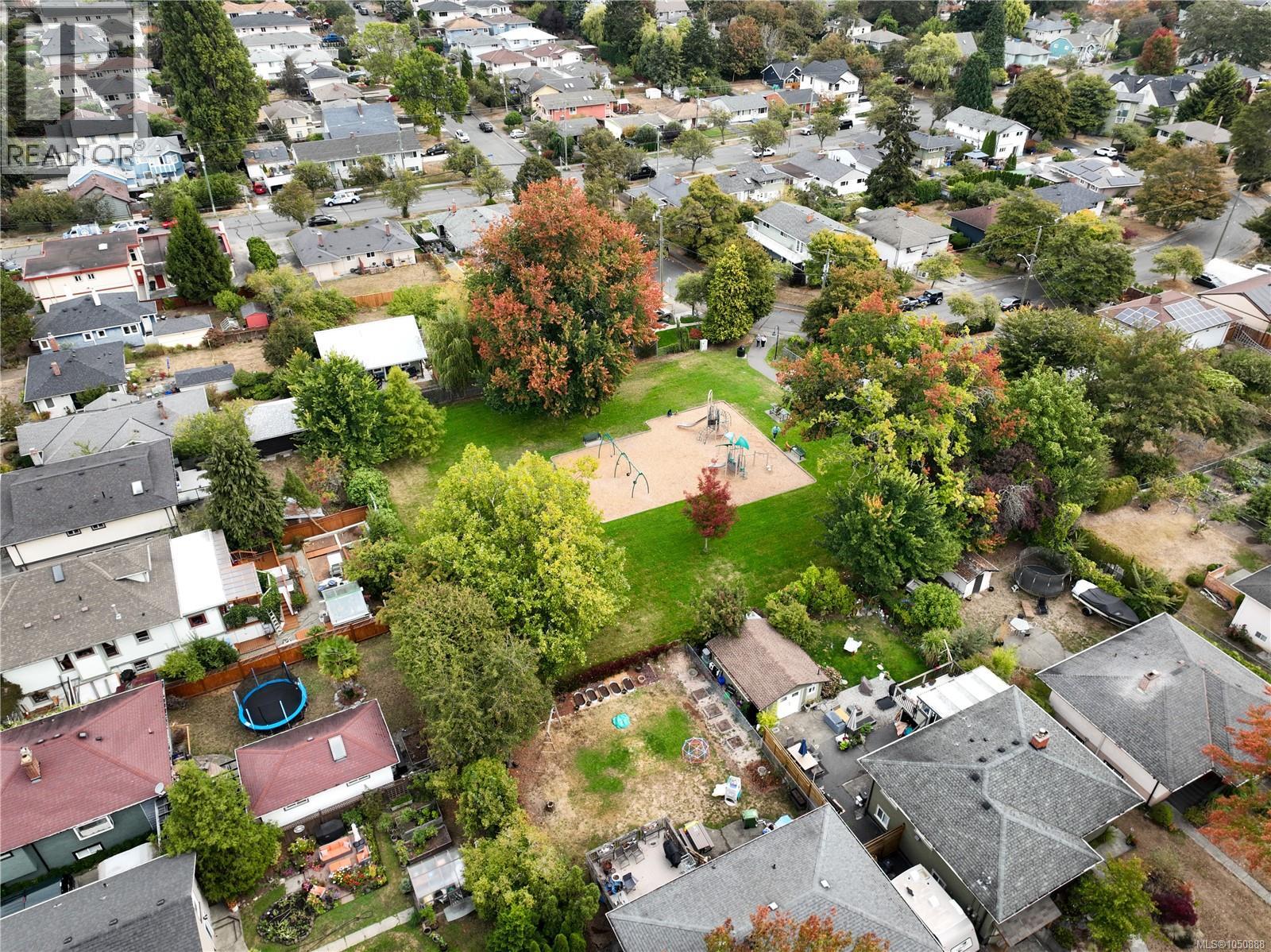 1215 Queens Ave - Image 47