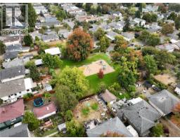 1215 Queens Ave, Victoria, BC V8T1N1 Photo 47