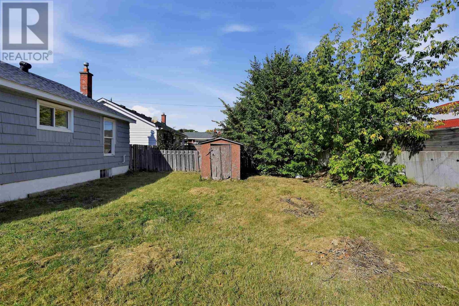 118 Blake AVE - 32