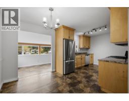 Laundry room - 1528 Dog Creek Road, Williams Lake, BC V2G3H4 Photo 11