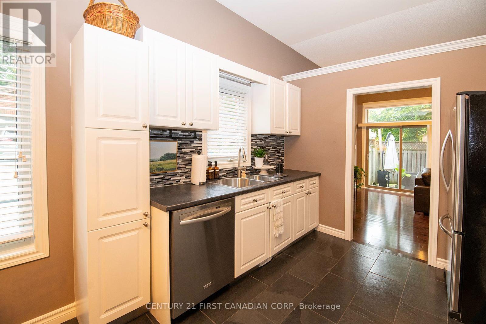 5 - 1100 BYRON BASELINE ROAD, London South (South K) — photo 11