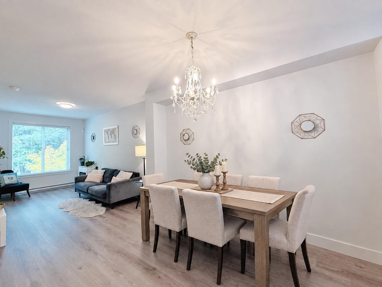 Photo of 8 9718 161A STREET 17