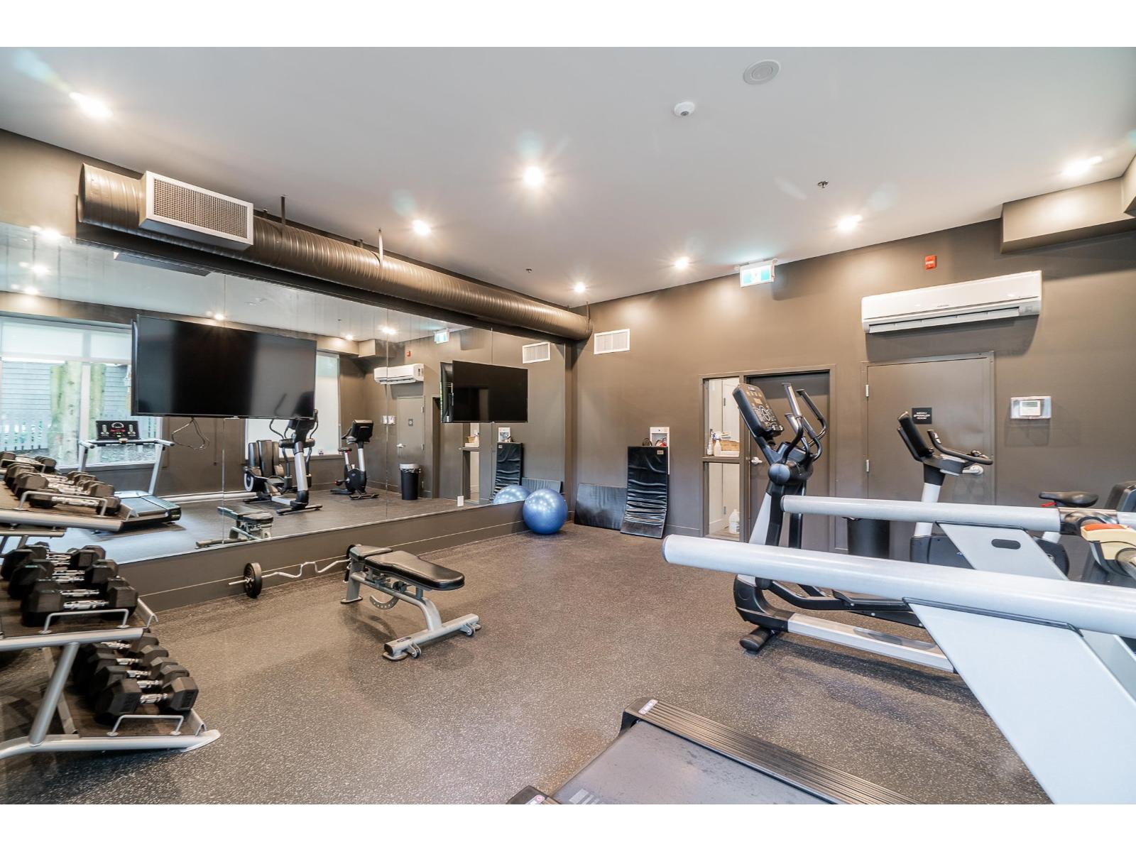 Photo of 8 9718 161A STREET 37