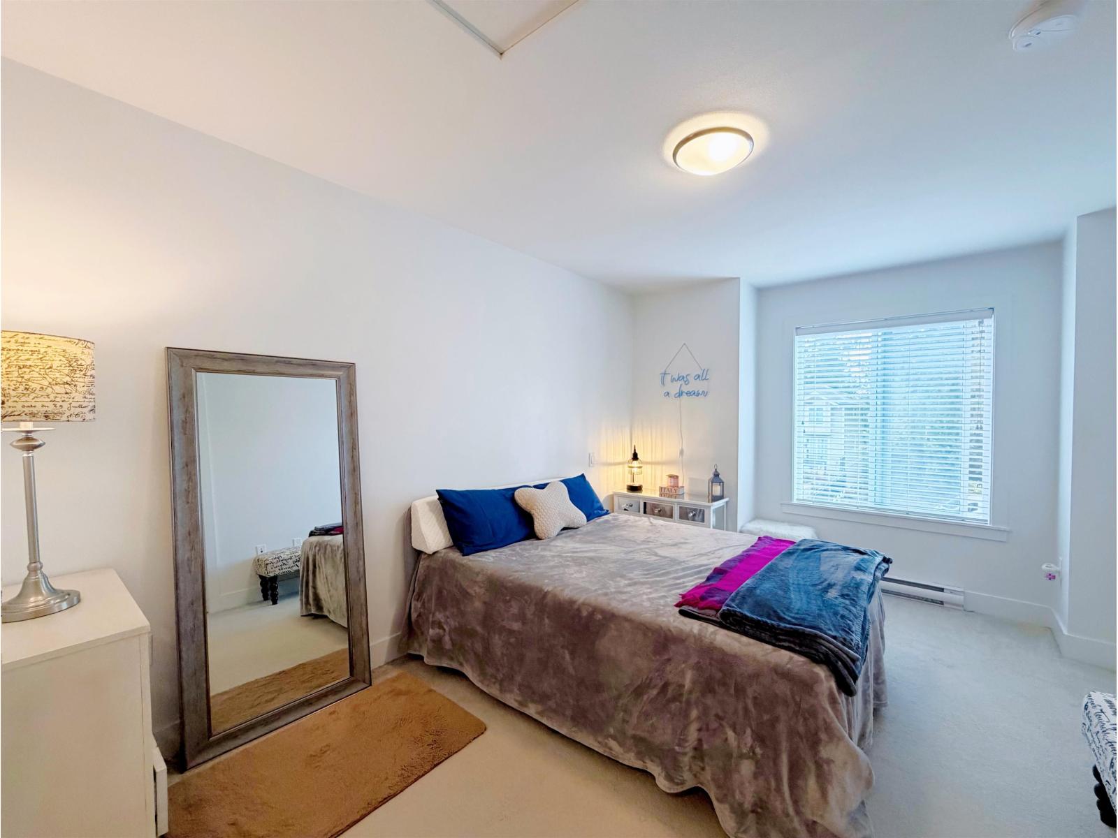 Photo of 8 9718 161A STREET 23