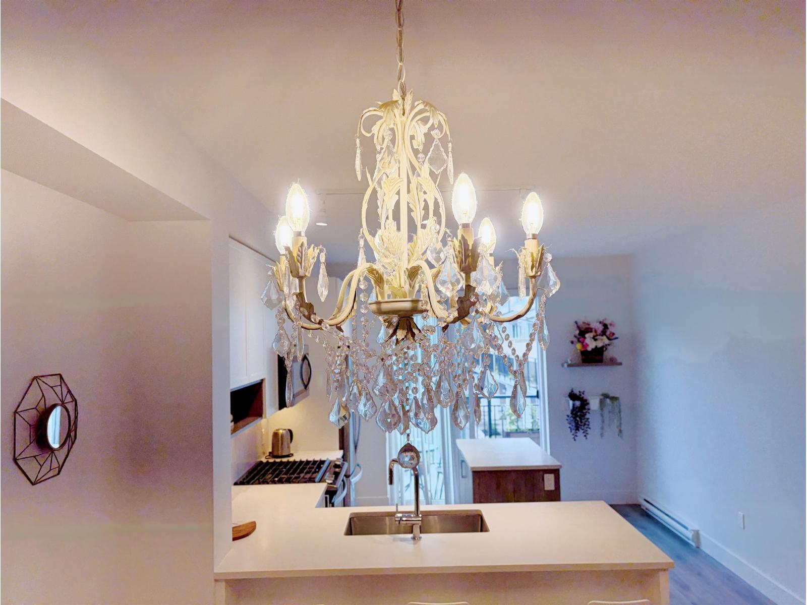 Photo of 8 9718 161A STREET 22