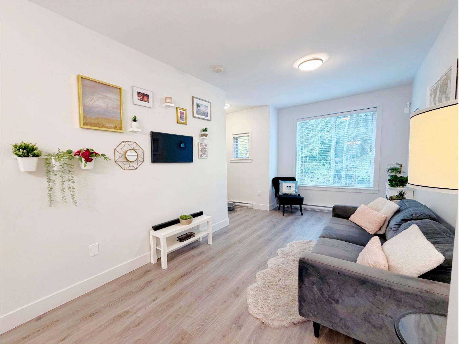 Photo of 8 9718 161A STREET 20