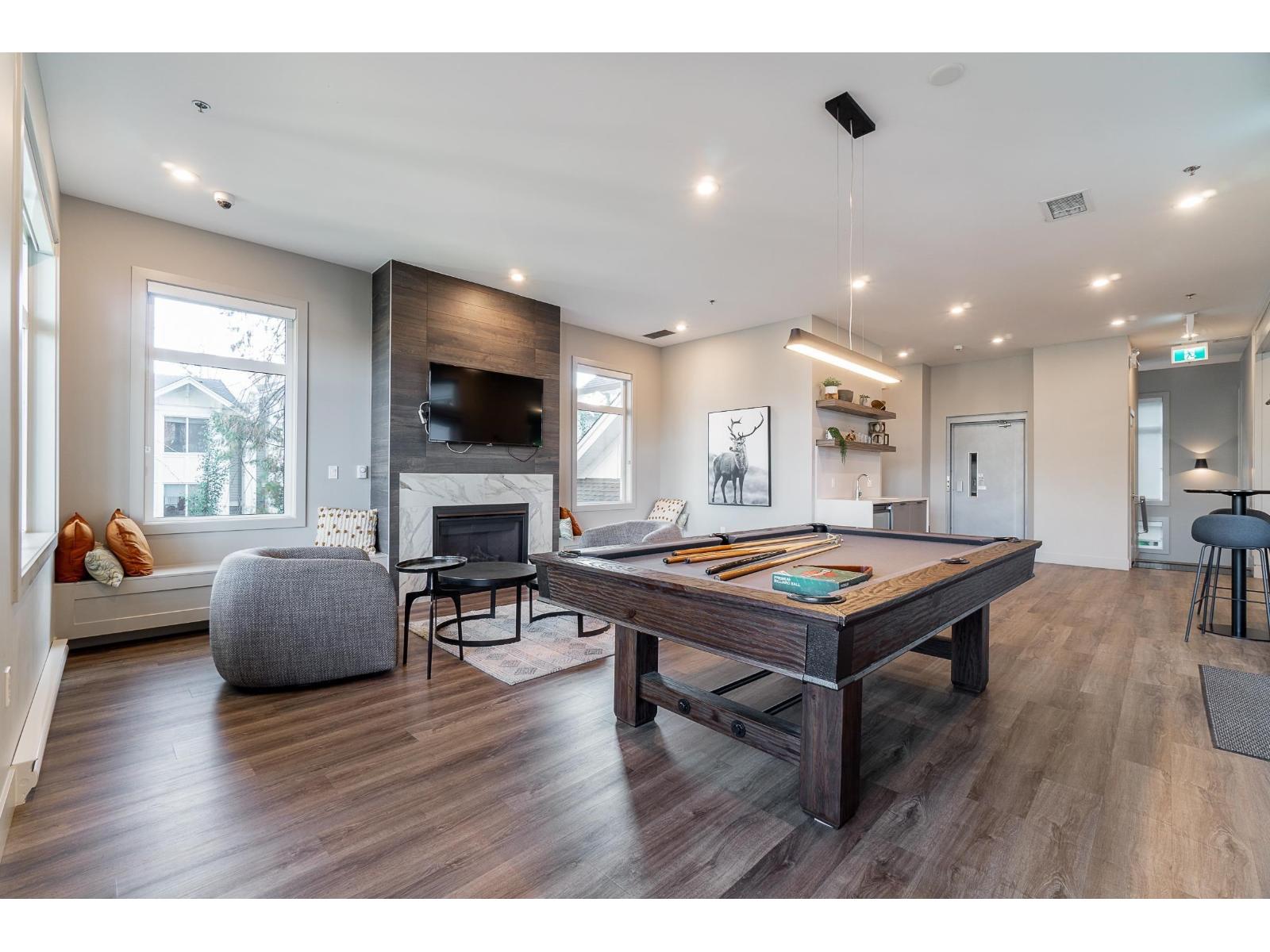 Photo of 8 9718 161A STREET 34