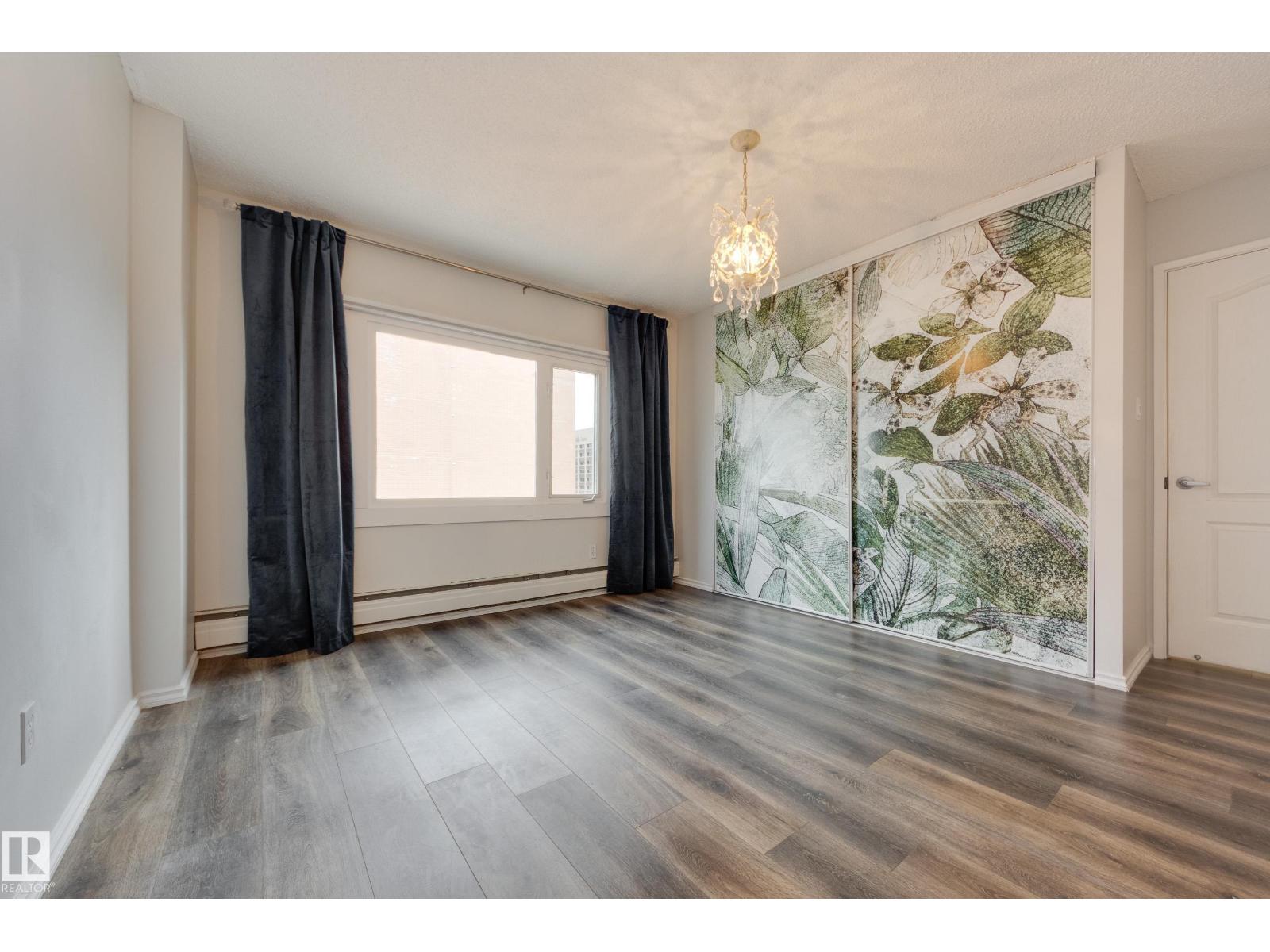 #1001 9909 110 ST NW - 22