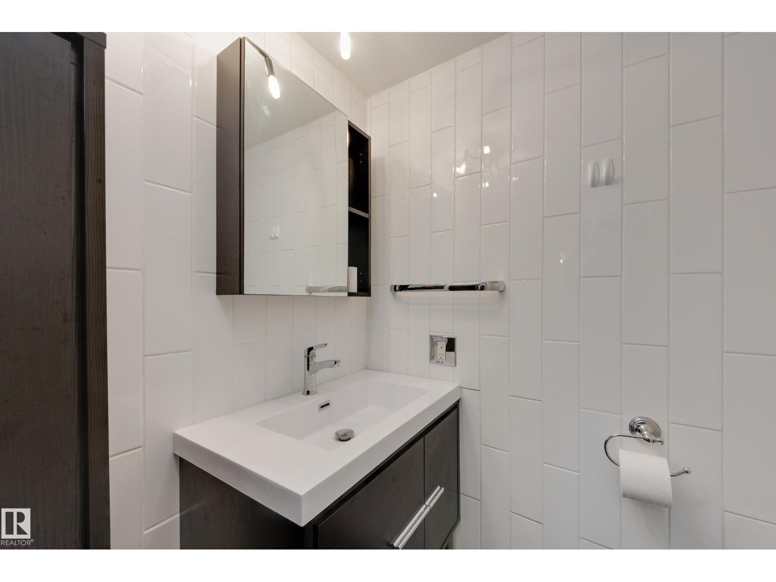 #1001 9909 110 ST NW - 28