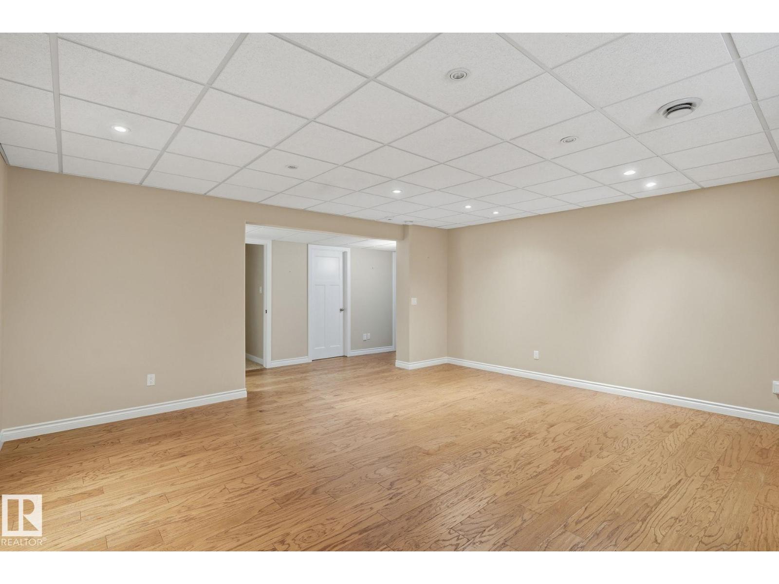 #19 340 SPRUCE RIDGE RD - 24