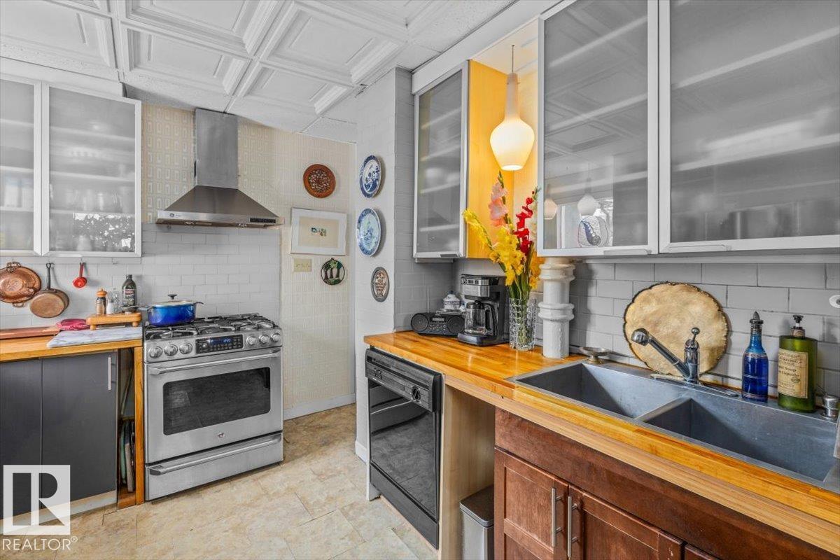 11347 89 Street NW, Parkdale (Edmonton) — photo 18 of 30: Property photo