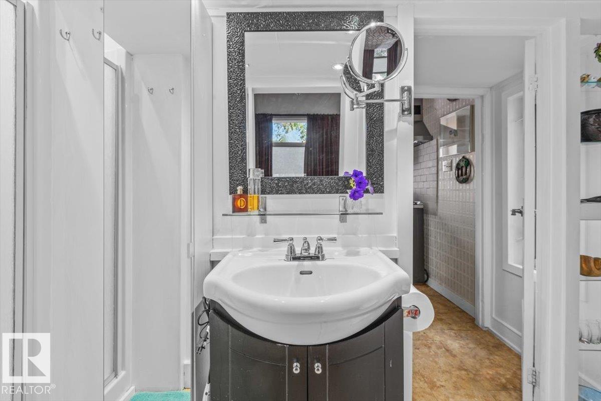 11347 89 Street NW, Parkdale (Edmonton) — photo 26 of 30: Property photo
